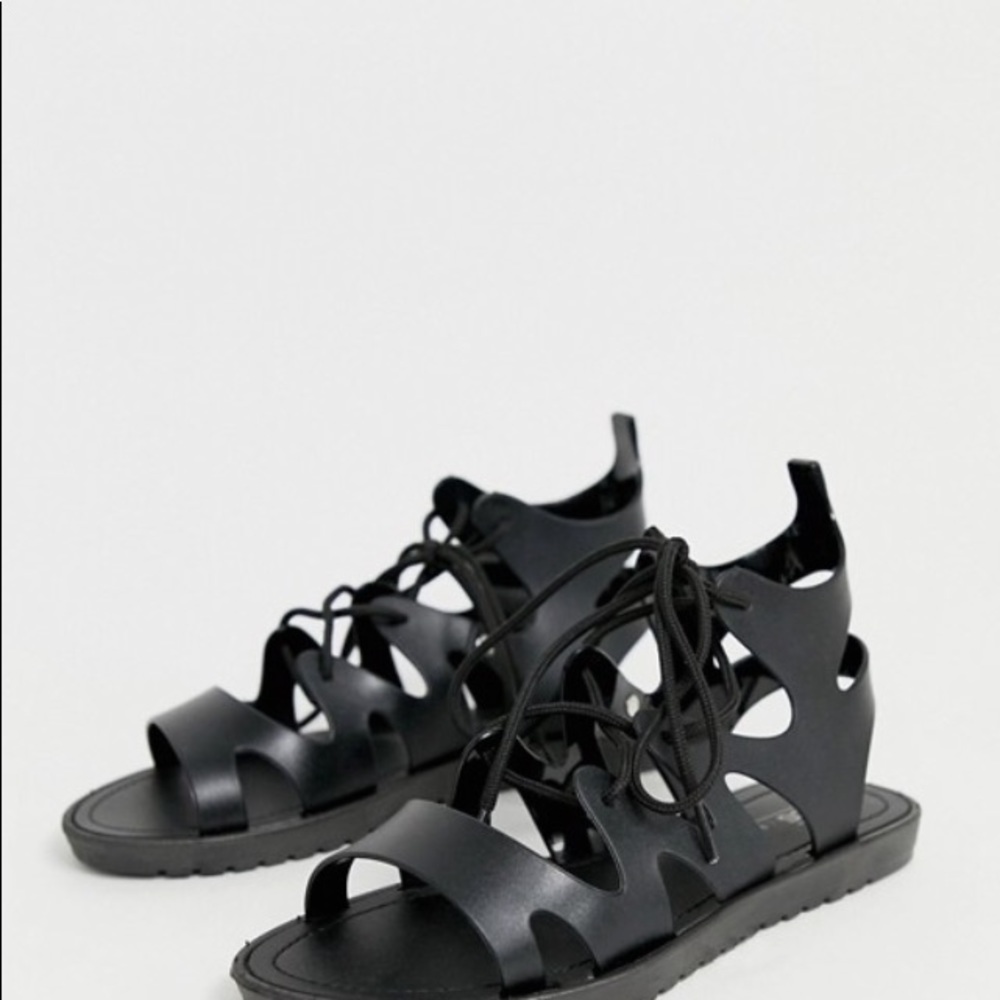 Sandals size 4